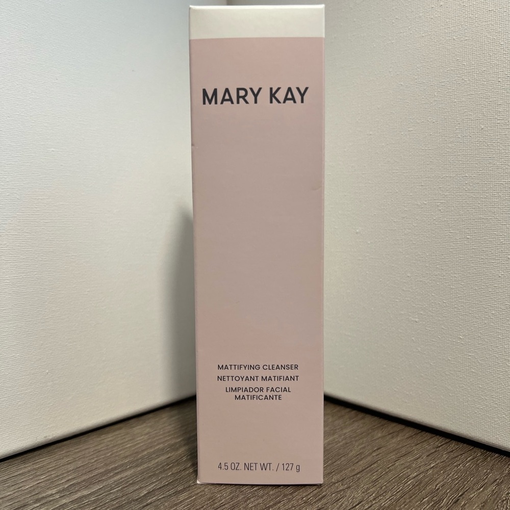 Mary Kay Mattifying Cleanser -New